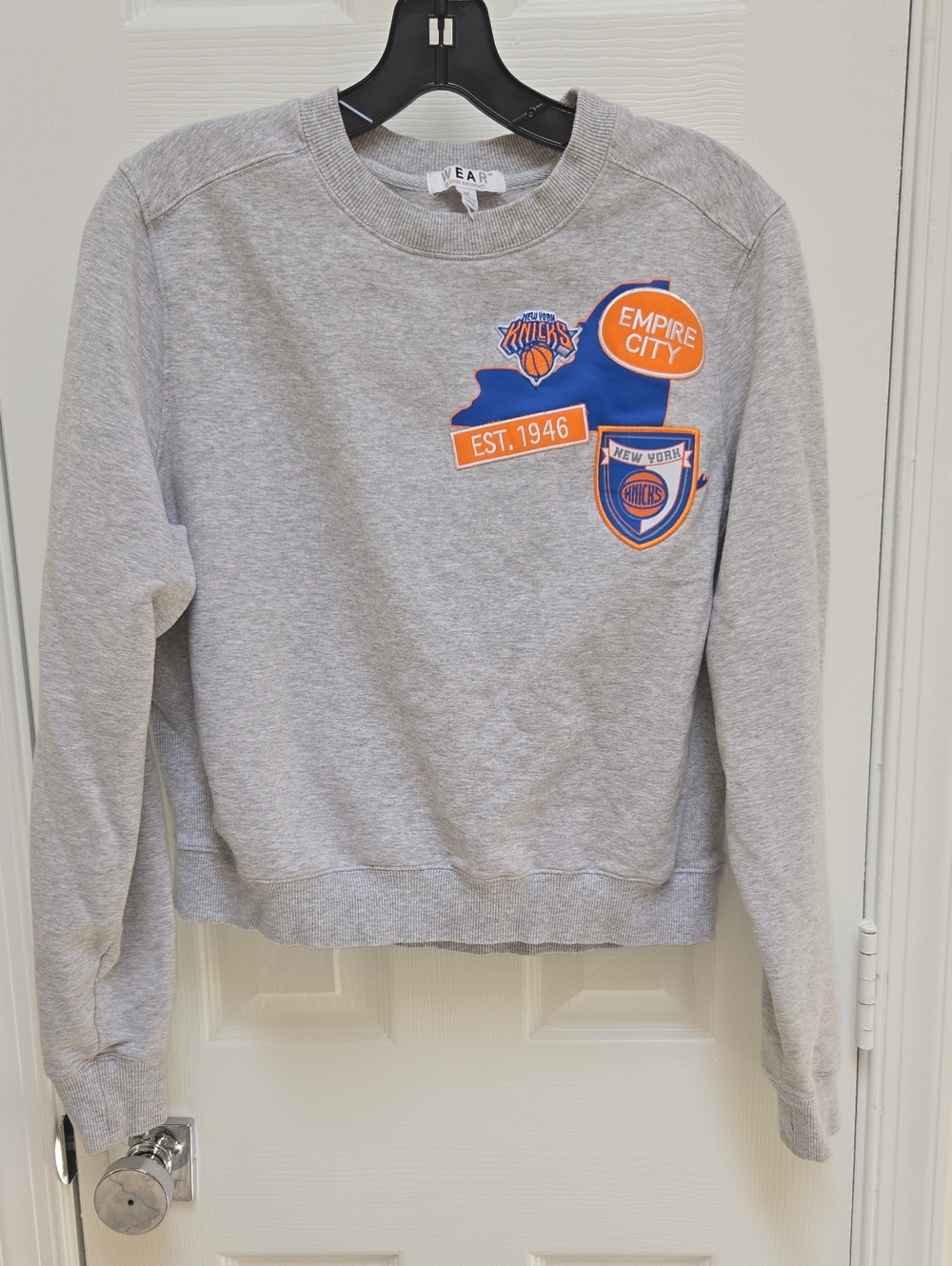 New York Knicks Gray Graphic Crewneck Sweatshirt